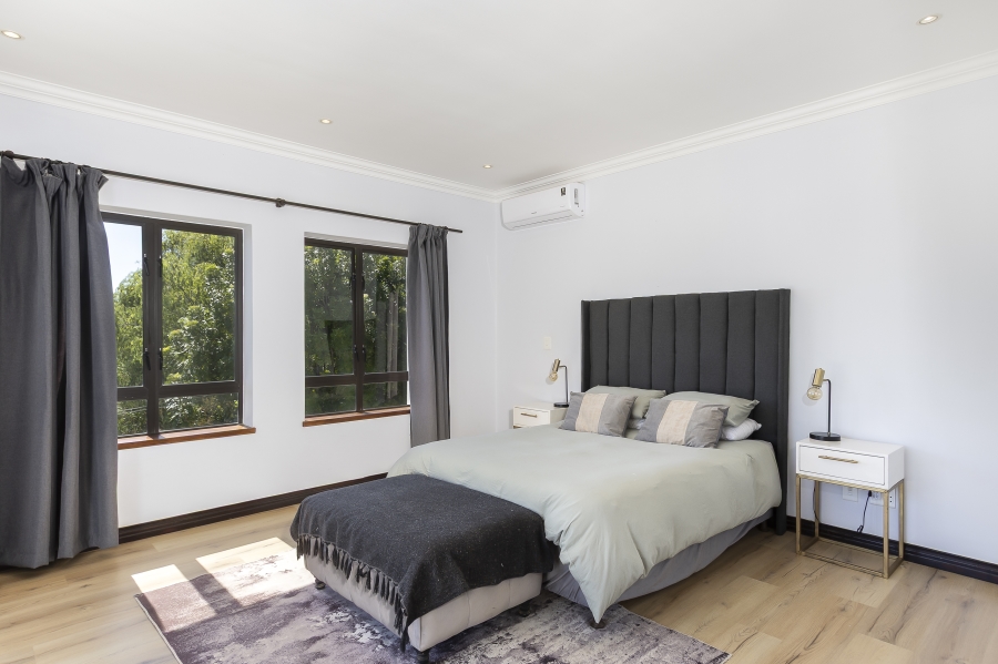 4 Bedroom Property for Sale in Heldervue Western Cape